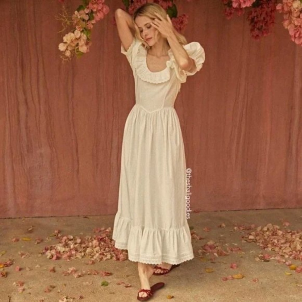 ISO Lupine dress in white